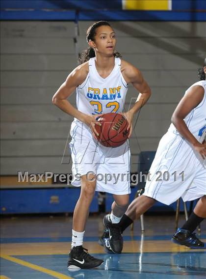 Thumbnail 2 in Palo Alto vs. Grant (Grant Winterfest) photogallery.