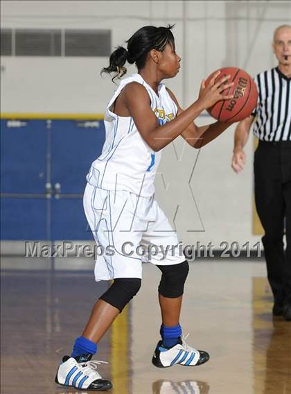 Thumbnail 2 in Palo Alto vs. Grant (Grant Winterfest) photogallery.