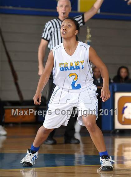 Thumbnail 2 in Palo Alto vs. Grant (Grant Winterfest) photogallery.