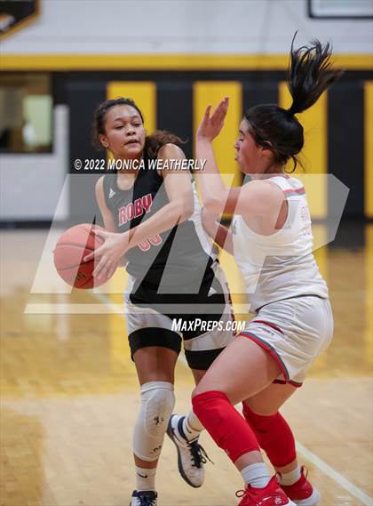 Thumbnail 3 in Roby vs Hermleigh (UIL 1A Area Playoff) photogallery.