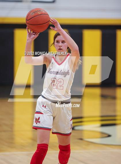 Thumbnail 2 in Roby vs Hermleigh (UIL 1A Area Playoff) photogallery.
