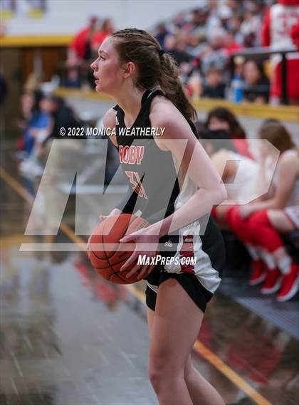 Thumbnail 3 in Roby vs Hermleigh (UIL 1A Area Playoff) photogallery.
