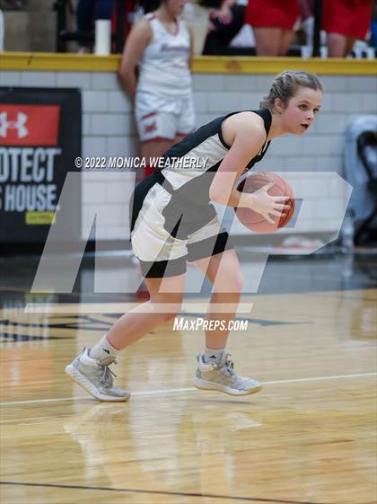 Thumbnail 2 in Roby vs Hermleigh (UIL 1A Area Playoff) photogallery.