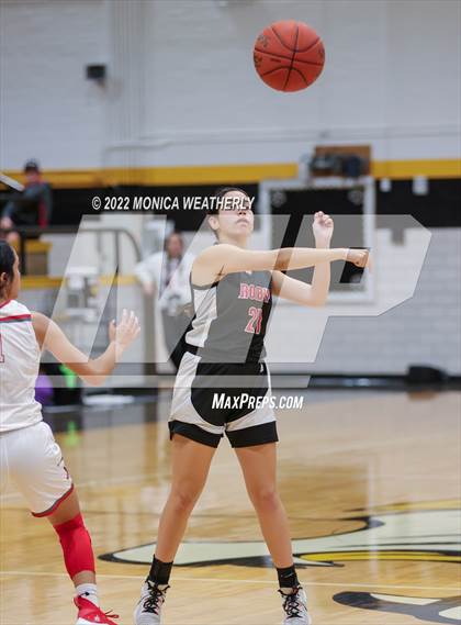Thumbnail 3 in Roby vs Hermleigh (UIL 1A Area Playoff) photogallery.