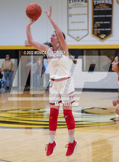 Thumbnail 3 in Roby vs Hermleigh (UIL 1A Area Playoff) photogallery.