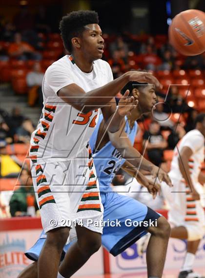 Thumbnail 2 in Hillcrest vs Plainfield East (Chicago Elite Classic) photogallery.