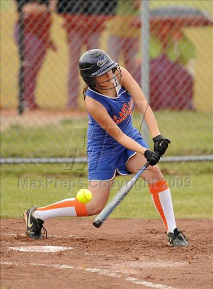 Thumbnail 1 in S. S. Seward vs. Afton (NYSPHSAA Class D Semifinal) photogallery.