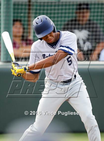 Thumbnail 1 in Notre Dame (SO) @ Harvard-Westlake photogallery.