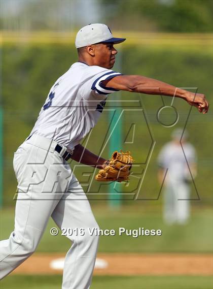 Thumbnail 3 in Notre Dame (SO) @ Harvard-Westlake photogallery.