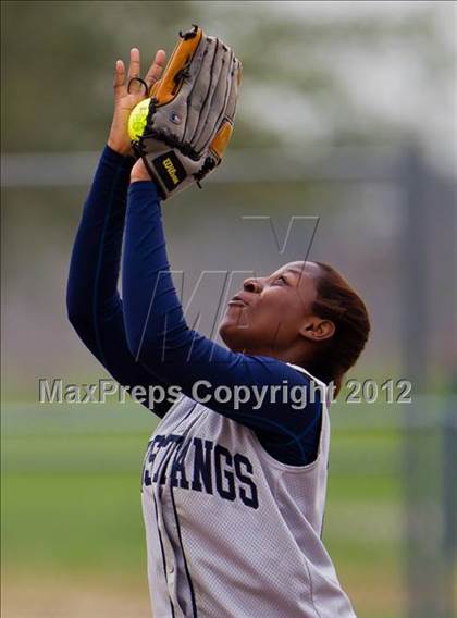 Thumbnail 3 in Lamar Consolidated vs Galveston Ball (1st Capitol Classic) photogallery.