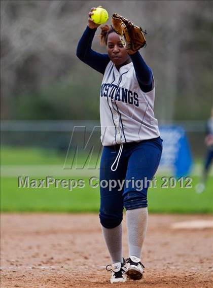 Thumbnail 3 in Lamar Consolidated vs Galveston Ball (1st Capitol Classic) photogallery.