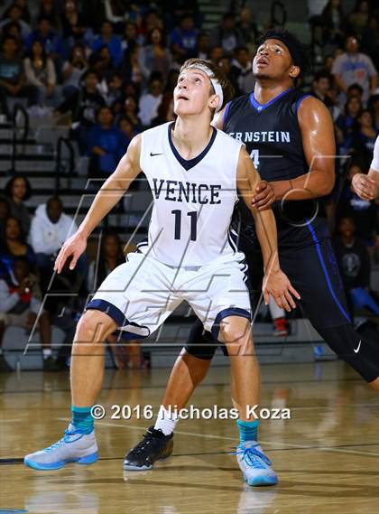 Thumbnail 1 in Bernstein vs. Venice (CIF LA City Section D2 Final) photogallery.