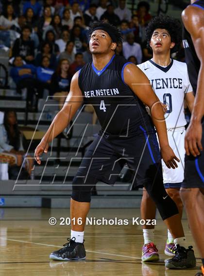 Thumbnail 2 in Bernstein vs. Venice (CIF LA City Section D2 Final) photogallery.