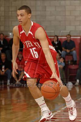 Thumbnail 3 in Mater Dei vs. Farragut (Nike Extravaganza) photogallery.
