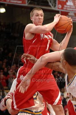 Thumbnail 2 in Mater Dei vs. Farragut (Nike Extravaganza) photogallery.