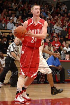 Thumbnail 2 in Mater Dei vs. Farragut (Nike Extravaganza) photogallery.