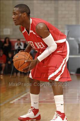 Thumbnail 3 in Mater Dei vs. Farragut (Nike Extravaganza) photogallery.