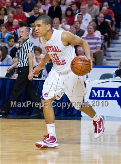 Thumbnail 1 in St. John's Shrewsbury vs Central Catholic (MIAA Division 1 Final) photogallery.