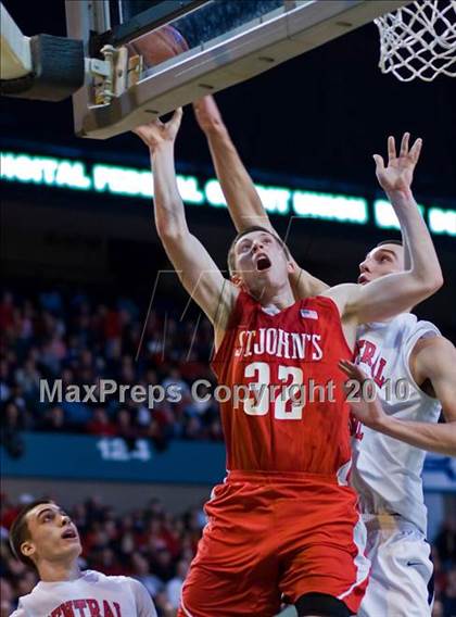 Thumbnail 3 in St. John's Shrewsbury vs Central Catholic (MIAA Division 1 Final) photogallery.