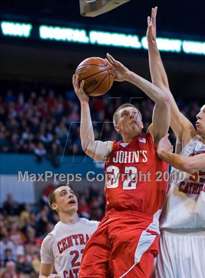 Thumbnail 2 in St. John's Shrewsbury vs Central Catholic (MIAA Division 1 Final) photogallery.
