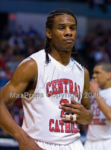 Thumbnail 1 in St. John's Shrewsbury vs Central Catholic (MIAA Division 1 Final) photogallery.