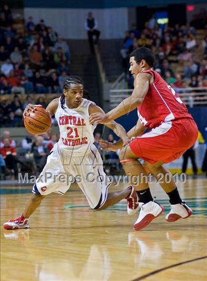 Thumbnail 1 in St. John's Shrewsbury vs Central Catholic (MIAA Division 1 Final) photogallery.