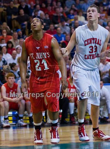 Thumbnail 2 in St. John's Shrewsbury vs Central Catholic (MIAA Division 1 Final) photogallery.