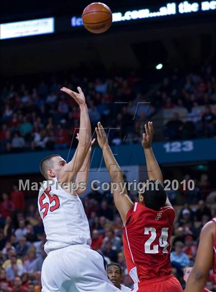 Thumbnail 2 in St. John's Shrewsbury vs Central Catholic (MIAA Division 1 Final) photogallery.