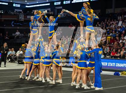 Thumbnail 2 in Robinson (VHSL Class 6 Final) photogallery.