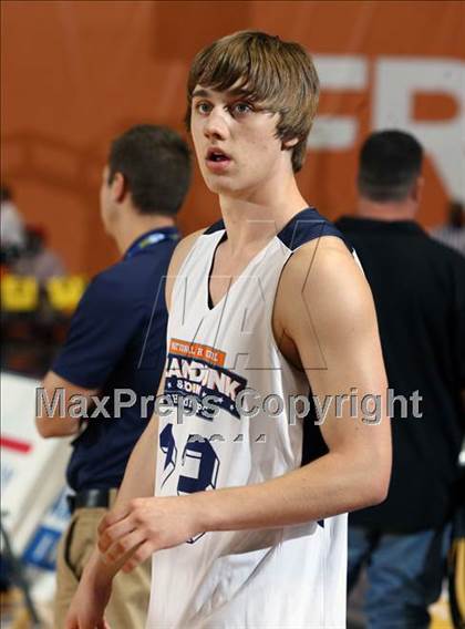 Thumbnail 3 in National High School 3-Point Championships photogallery.