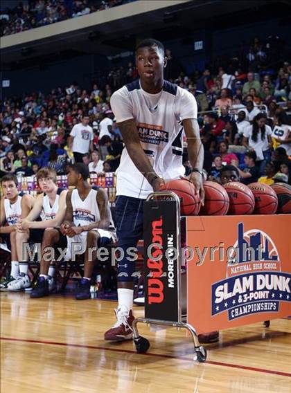 Thumbnail 1 in National High School 3-Point Championships photogallery.