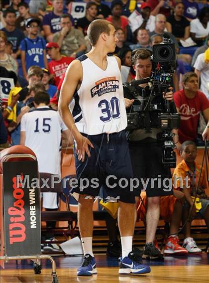 Thumbnail 1 in National High School 3-Point Championships photogallery.