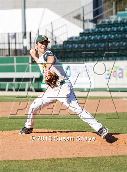 Thumbnail 2 in Groton-Dunstable vs. North Reading (MIAA Division 3 Final) photogallery.