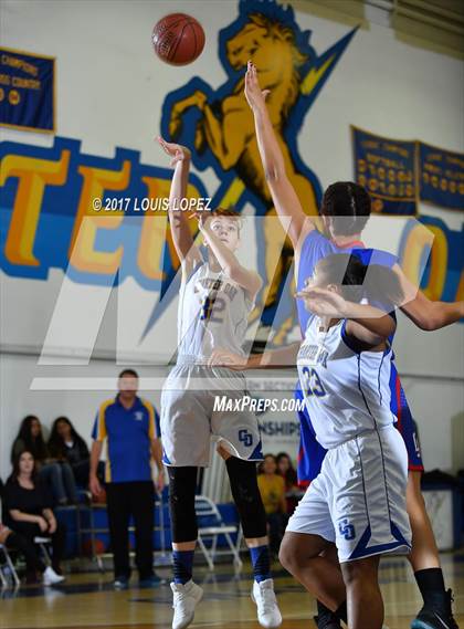 Thumbnail 2 in Los Altos @ Charter Oak photogallery.