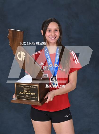 Thumbnail 2 in Marin Academy vs. Glendale (CIF State D4 Final Awards) photogallery.