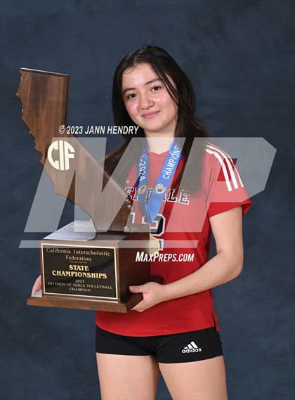Thumbnail 2 in Marin Academy vs. Glendale (CIF State D4 Final Awards) photogallery.