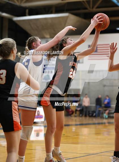 Thumbnail 3 in Keshequa vs Dundee/Bradford photogallery.