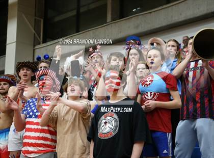 Thumbnail 1 in Keshequa vs Dundee/Bradford photogallery.