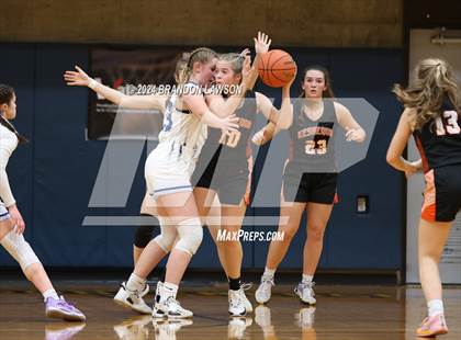 Thumbnail 3 in Keshequa vs Dundee/Bradford photogallery.