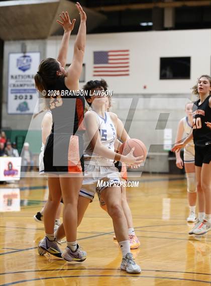 Thumbnail 1 in Keshequa vs Dundee/Bradford photogallery.