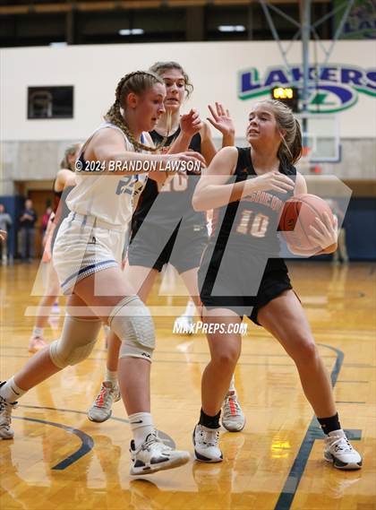 Thumbnail 1 in Keshequa vs Dundee/Bradford photogallery.