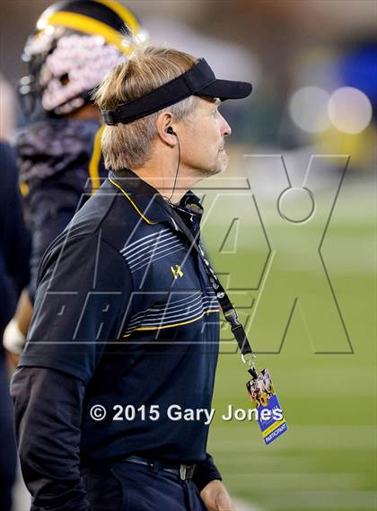 Thumbnail 2 in Del Oro vs Camarillo (CIF State Division 2-AA Final) photogallery.