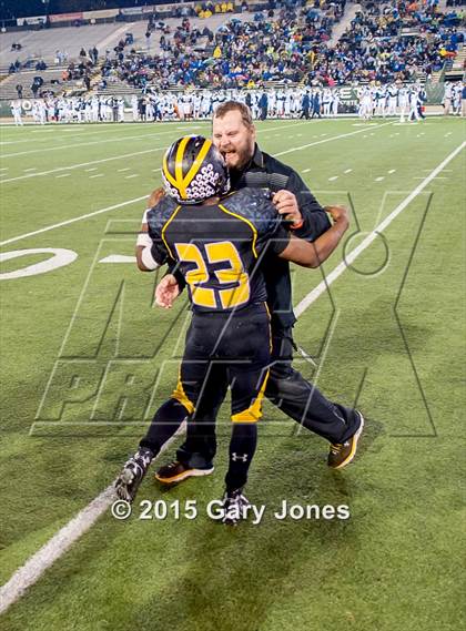 Thumbnail 1 in Del Oro vs Camarillo (CIF State Division 2-AA Final) photogallery.
