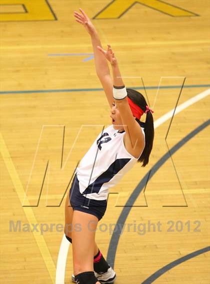 Thumbnail 3 in Pomona Catholic vs. Alverno (CIF SS D5AA Final) photogallery.