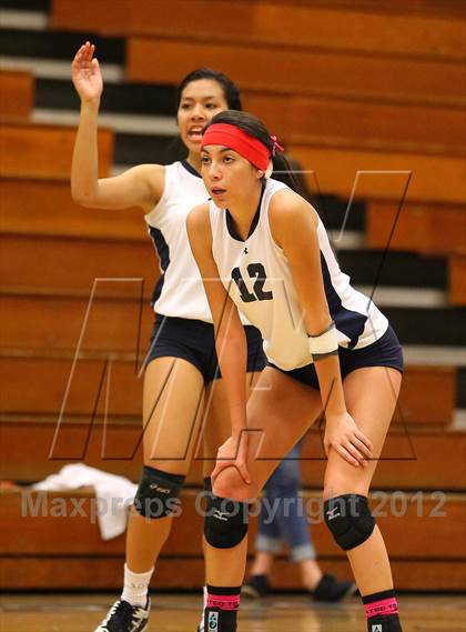 Thumbnail 3 in Pomona Catholic vs. Alverno (CIF SS D5AA Final) photogallery.