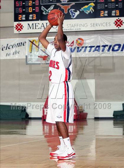 Thumbnail 2 in Pearland vs. Atascocita (McDonald's Texas Invitational) photogallery.