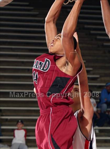 Thumbnail 2 in Pearland vs. Atascocita (McDonald's Texas Invitational) photogallery.