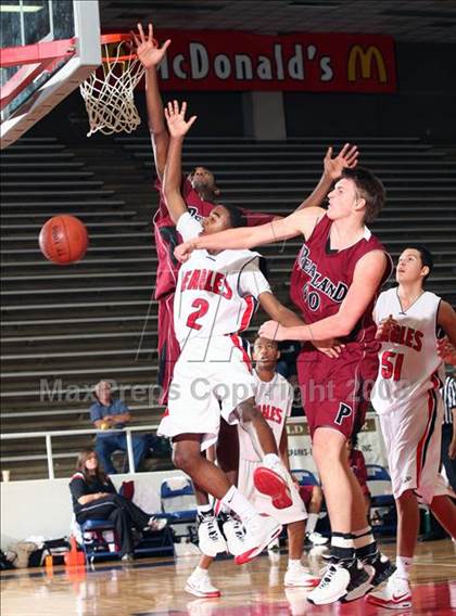 Thumbnail 3 in Pearland vs. Atascocita (McDonald's Texas Invitational) photogallery.