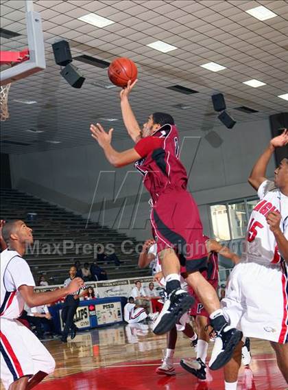Thumbnail 3 in Pearland vs. Atascocita (McDonald's Texas Invitational) photogallery.