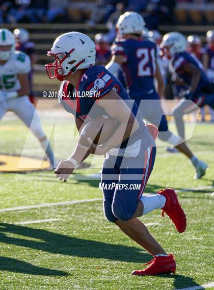 Thumbnail 3 in Olathe North vs. Derby (KSHSAA 6A Final) photogallery.